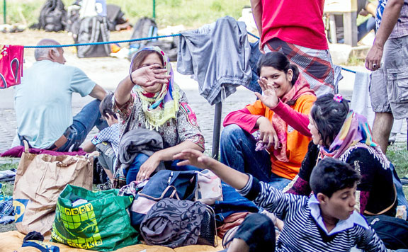 Forrás: mh migránsok 20150825
