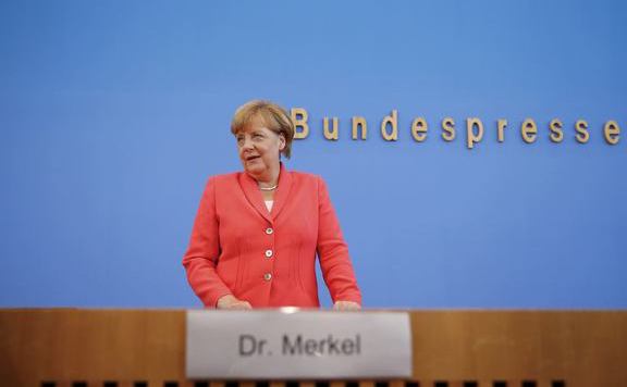merkel lead