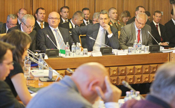 Forrás: mh Lázár 20150902