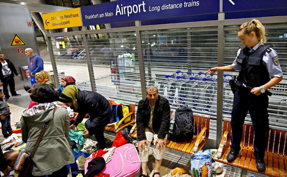Forrás: mh migránsok 20150907