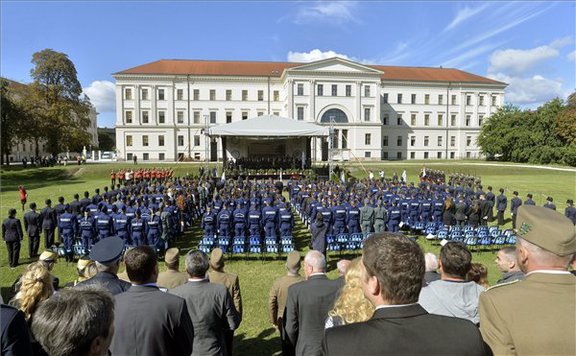 nke tanévnyitó lead