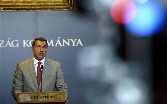 LÁZÁR KORMÁNYINFO LEAD