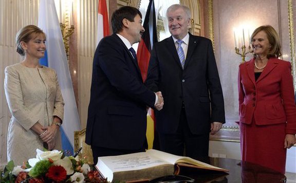 Forrás: mh áder_seehofer576