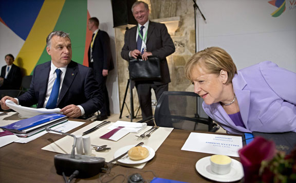 Orbán és Merkel 20151113