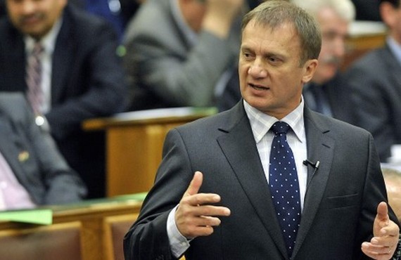 Fidesz: A DK módosító javaslataiból visszaköszönnek a gyurcsányi idők