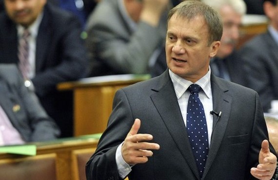 Varju László mentelmi jogának felfüggesztést indítványozta a legfőbb ügyész