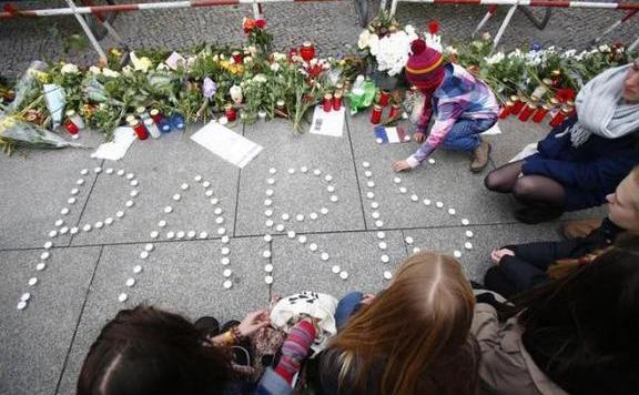 megemlékezés párizs lead