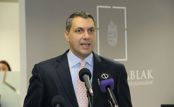 Lázár 20151202