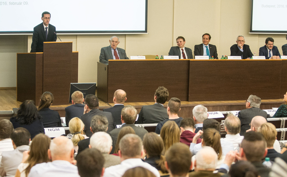 Forrás: mh varga mihaly bce konf CSS576x356