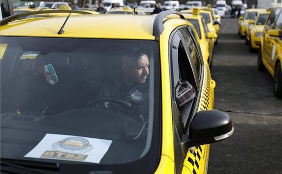Forrás: mh taxis tüntetés lead