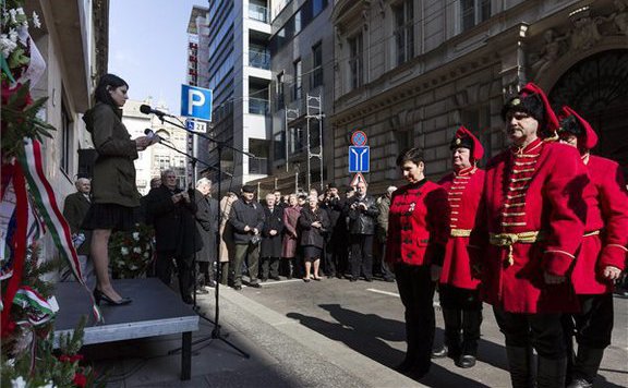 esterházy megemlékezés lead