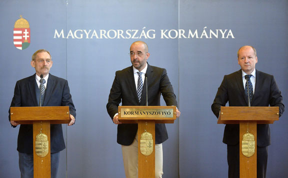 Pintér Sándor, Kovács Zoltán és Simicskó István 20160325