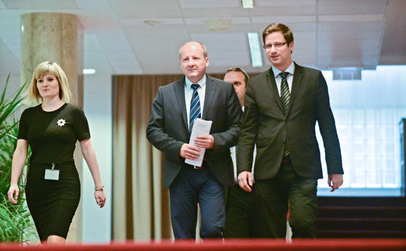 Forrás: mh Simicskó István és Gulyás Gergely 20160409