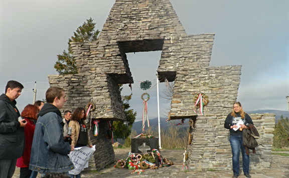 Az ukránok már lebontanák a vereckei emlékművet