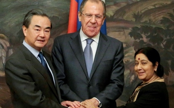 lavrov_vangji_szvaradzs576