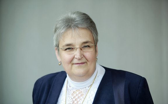 zugló jegyző lead