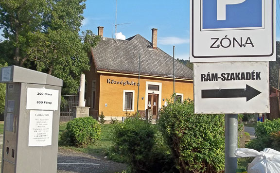 parkolo