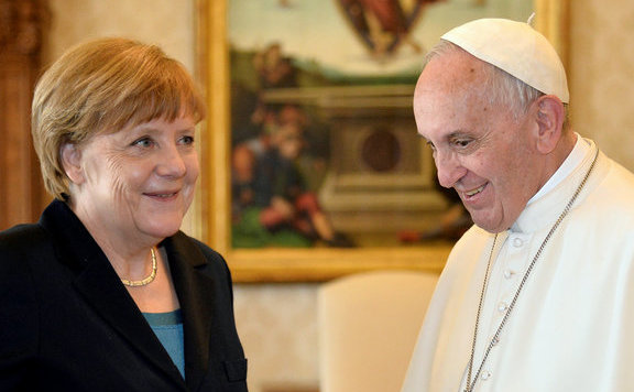 merkel pápa reuters lead