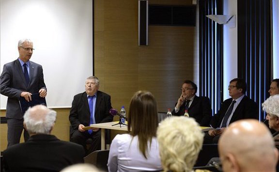 soltész eötvös lead