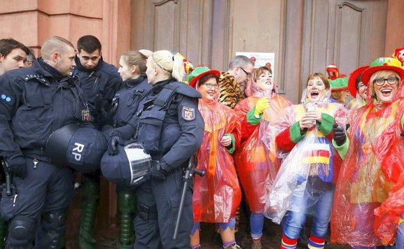 karnevál berlin-576x356