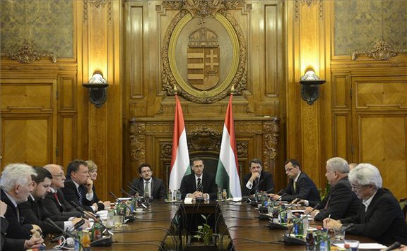 versenyszféra-kormánykonzultáció576x356