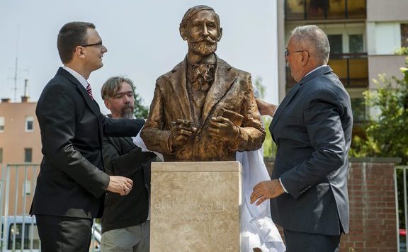 rétvári_benedekelek576