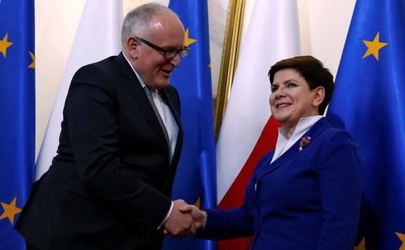 Forrás: mh timmermans szydlo reuters lead