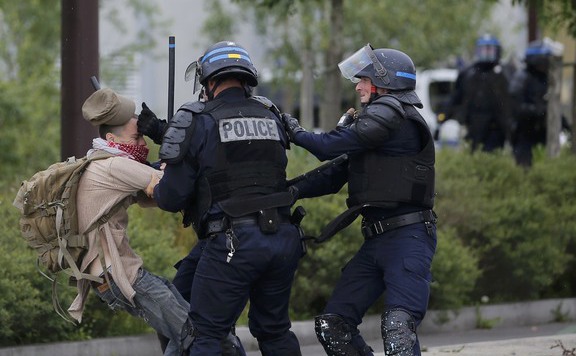 párizs_lead_tüntetés2