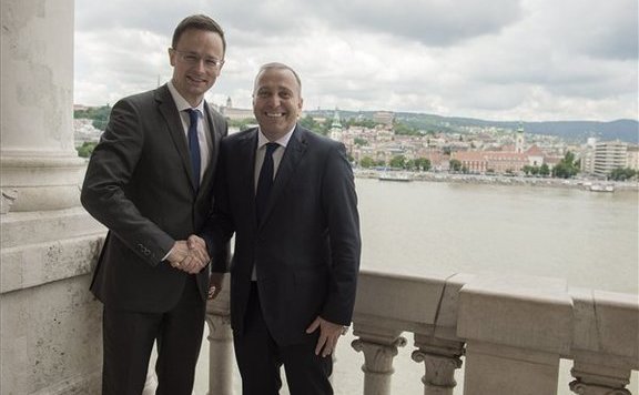 szijjártó lengyel lead