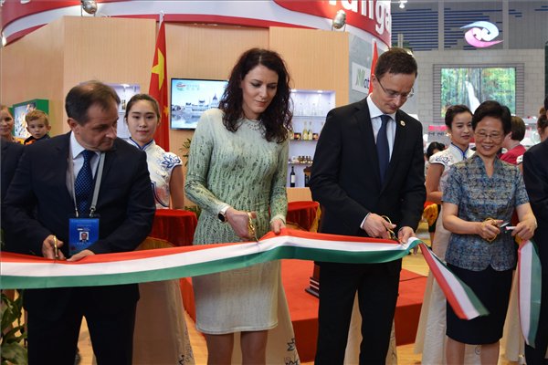 szijjártó magyar pavilon