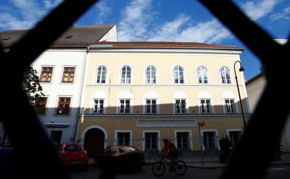 hitler_szülőház_reuters