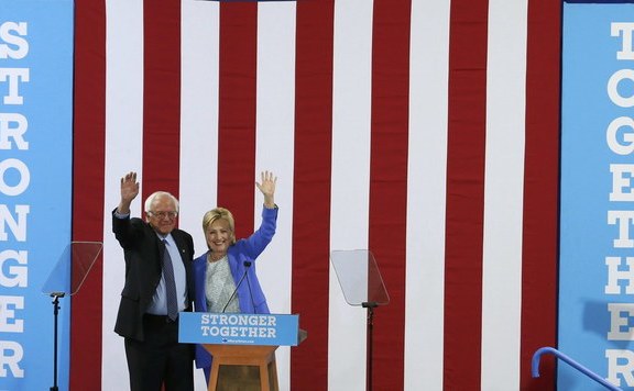 Forrás: mh clinton_sanders_reuters