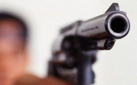 Két férfit megölt egy lövöldöző egy pozsonyi melegbár előtt