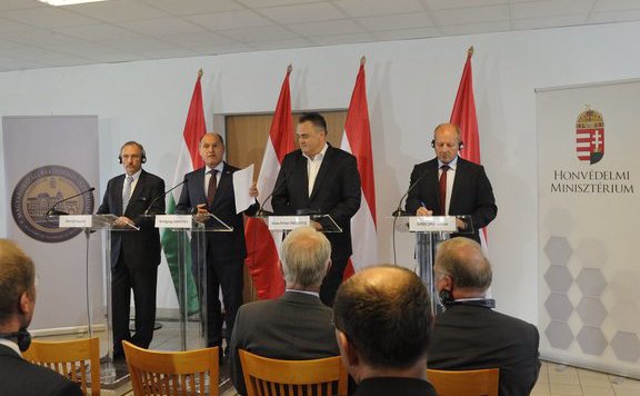 Forrás: mh magyar_osztrák_migráns_mti_lead