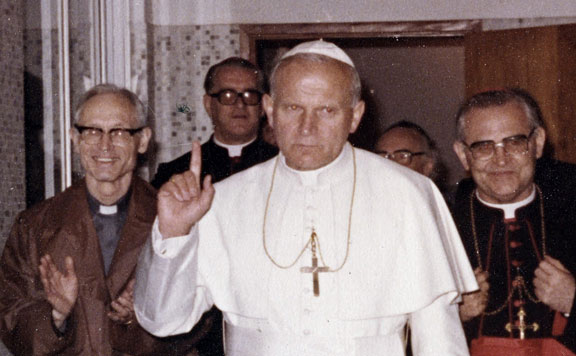 Tortenelmi Latogatas Huszonot Eve Erkezett Hazankba A Papa