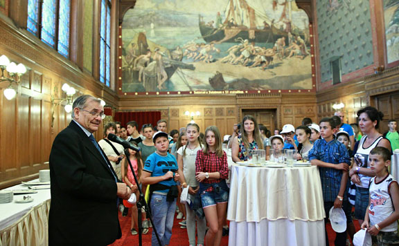 Forrás: mh Lezsák Sándor 20160827