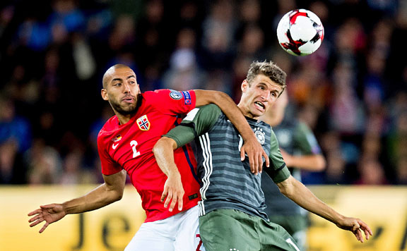 Haitam Aleesam és Thomas Müller 20160906