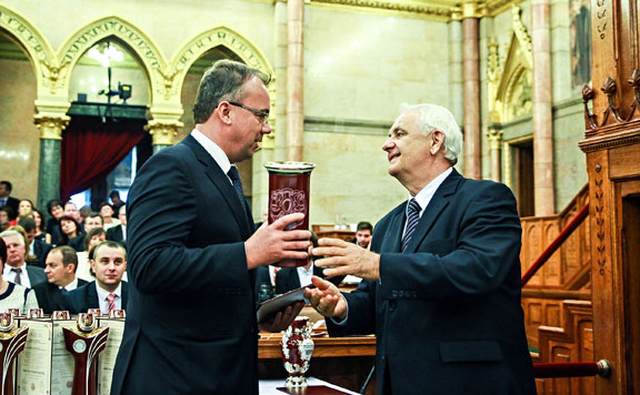 Nagydíjas pályázók elismerése