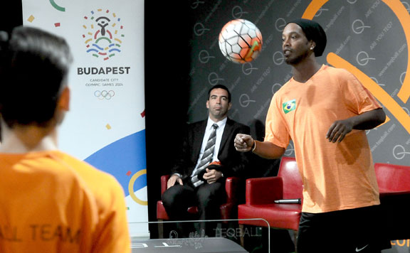 Ronaldinho 20161019