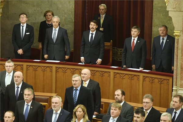 ád-ünnepi