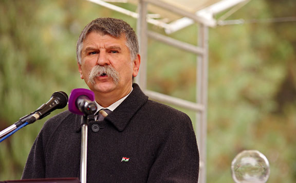 kövér 20161107