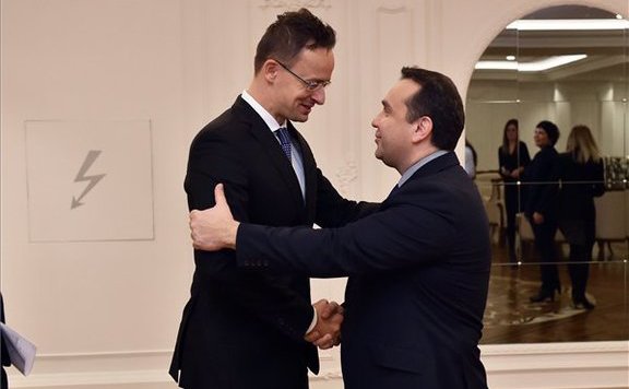 szijjártó_pavleszki576