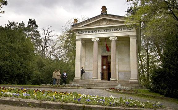 Forrás: mh Kazinczy Ferenc mauzóleuma 20161223