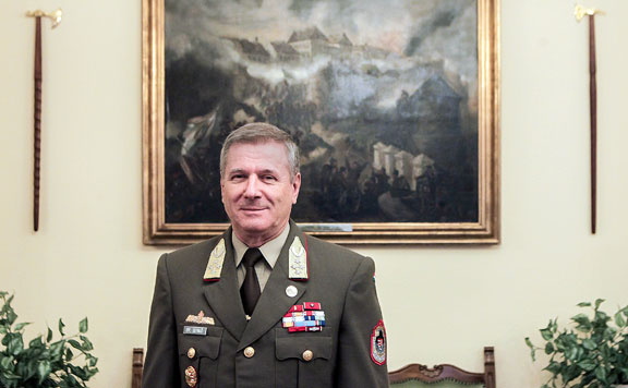 Teljes a honvédelem életpályaprogramja