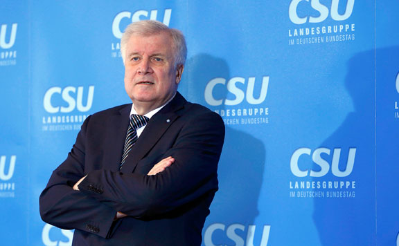 Fotó: MH Seehofer szerint eredményes a német kormány menekültpolitikája