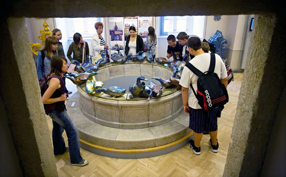 Forrás: mh Zsolnay-kód 20170111