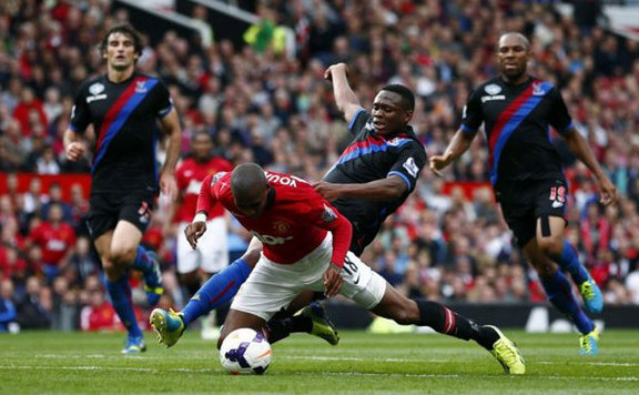 Ashley Young műesés