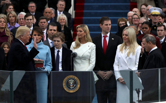 Forrás: mh trump_biblia576