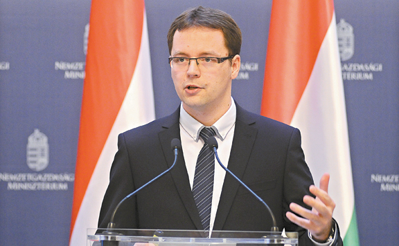 Fotó: Mh PM-államtitkár: Mindenkinek kedvez az adótudatosság erősödése