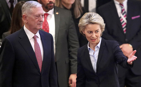 Forrás: mh James Mattis, Ursula von der Leyen 20170218